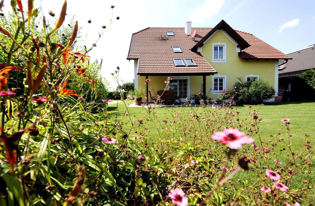 Hotel Gaestehaus Familie Trachsler Rohrendorf bei Krems Esterno foto